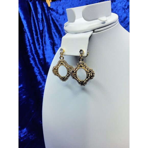 Vintage Signed PWC Goldtone and Clear Crystal Filigree Oval Picture Frame Dangle - Picture 5 of 7